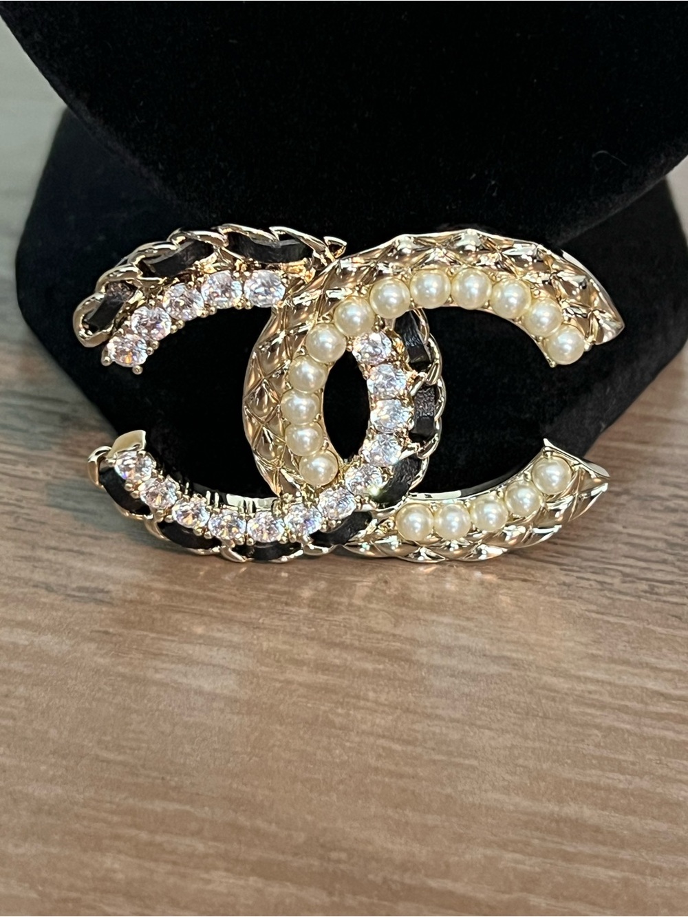CHANEL Gold-Tone Interlocking CC Brooch with Pearls and Crystals